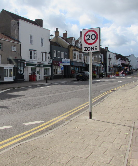 20 Zone sign at the northern end of High Street, Thornbury
