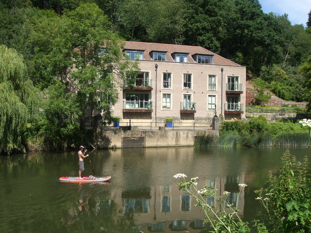 A relaxing way to traverse the Avon