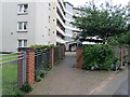 Footpath to Avon House entrance