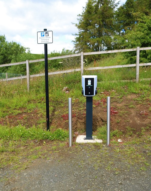 Electric vehicle charging point © Bill Kasman ccbysa/2.0 Geograph