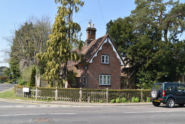 Camden Lodge © N Chadwick :: Geograph Britain And Ireland