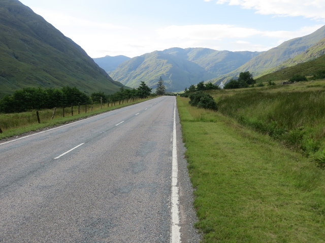 Glen Shiel - The A87 heading in the direction of Cluanie