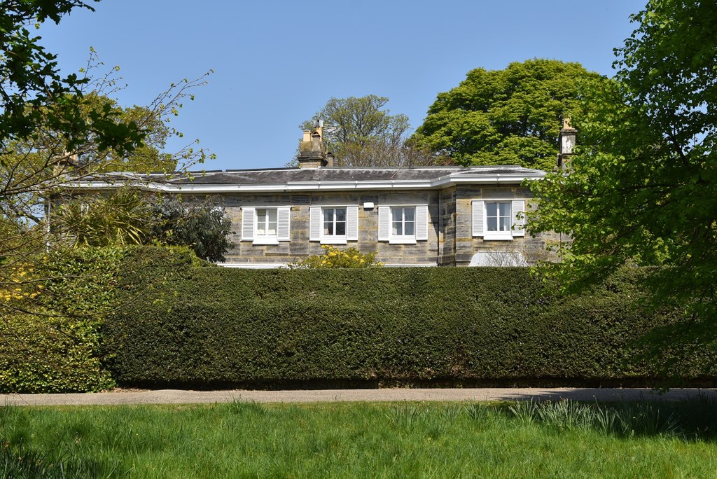 5 & 6, Calverley Park © N Chadwick Geograph Britain and Ireland