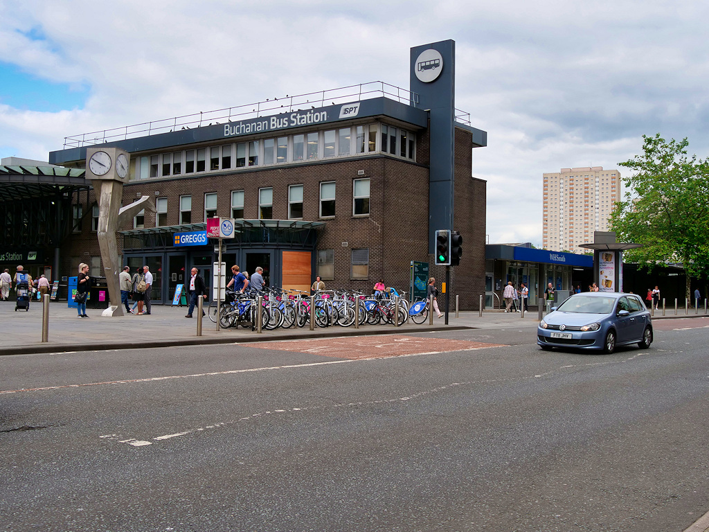 Glasgow, Buchanan Bus Station © David Dixon ccbysa/2.0 Geograph