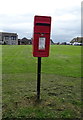 NK0365 : Elizabethan postbox on Duthie Terrace, Cairnbulg by JThomas