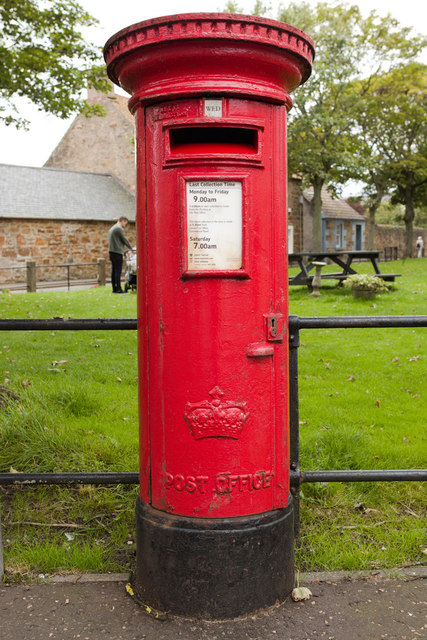 Scottish Crown Postbox, Elie High Street