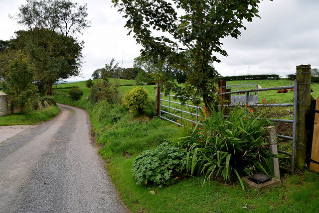 Shinnagh Road, Mullaslin © Kenneth Allen Cc-by-sa 2.0 :: Geograph 