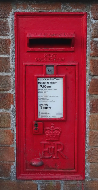 Elizabeth II postbox on Topcliffe Road,... © JThomas :: Geograph ...