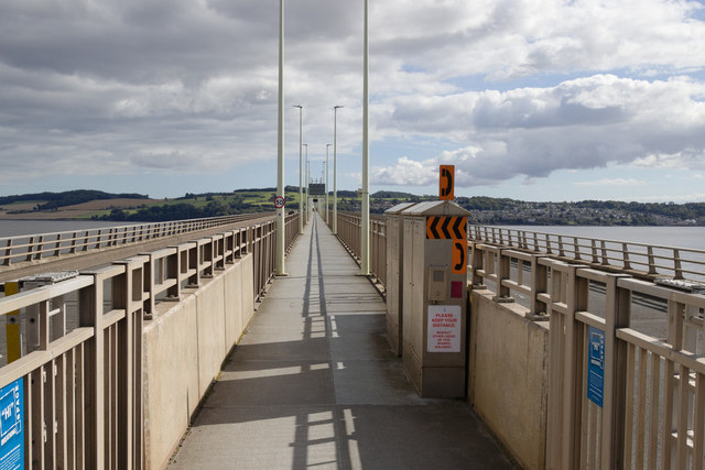 Path on the Tay Road Bridge
