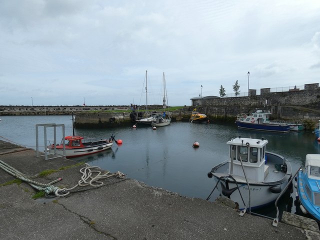 Carnlough Harbour © Gerald England cc-by-sa/2.0 :: Geograph Ireland