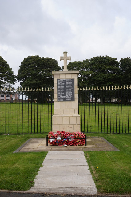 War Memorial, Hesleden © Ian S cc-by-sa/2.0 :: Geograph Britain and Ireland