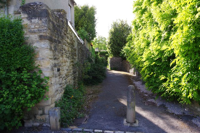 Passageway to Sylvester Close, Burford, Oxon