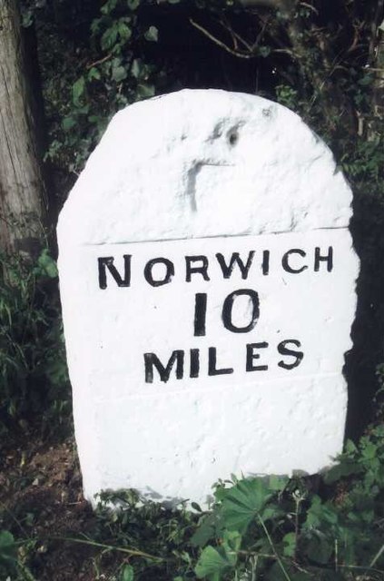 Old Milestone (north face) by the B1108, Norwich Road, Kimberley Parish