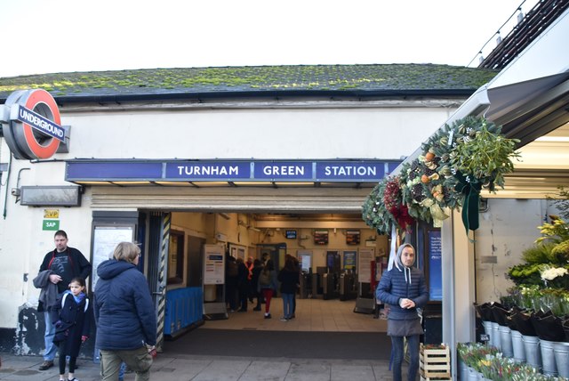 Turnham Green Station