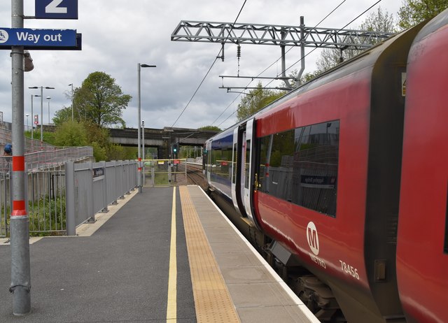 Apperley Bridge Station © N Chadwick Cc-by-sa/2.0 :: Geograph Britain ...