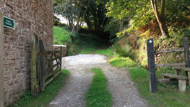 Path heading to Castle Lane