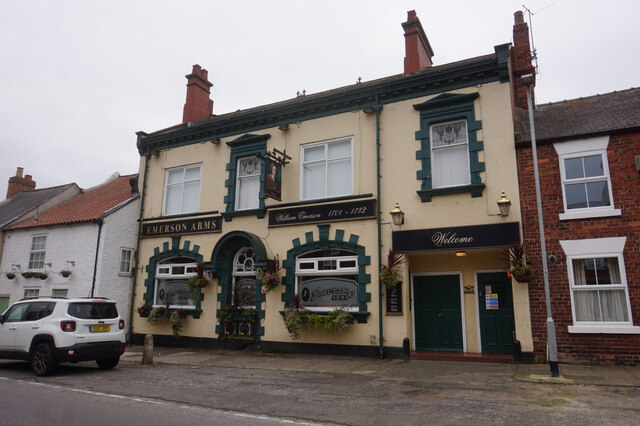 Emerson Arms public house,... © Ian S cc-by-sa/2.0 :: Geograph Britain ...