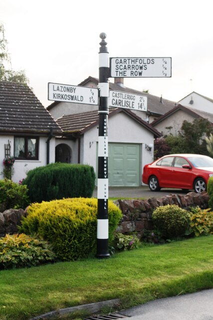 Cumberland CC finger signpost on west side of Scarrows Lane