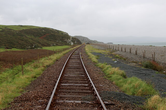 Railway between Criccieth and Porthmadog © Chris Heaton :: Geograph ...