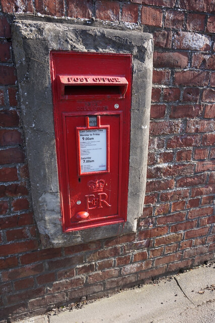 Postbox On Winterton Cottages On Salters © Ian S :: Geograph Britain 