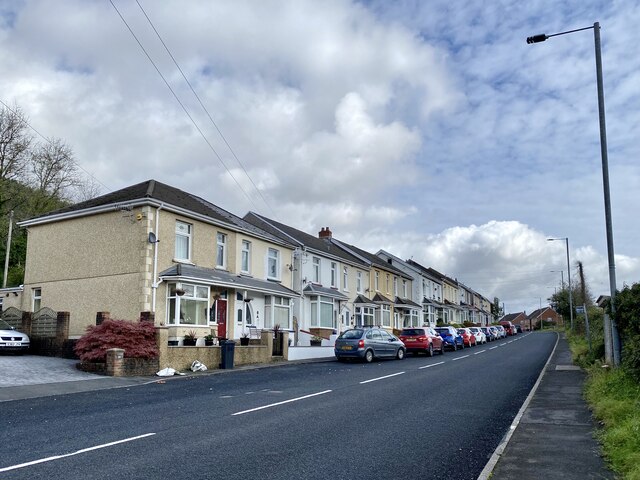 Neath Road © Alan Hughes :: Geograph Britain and Ireland