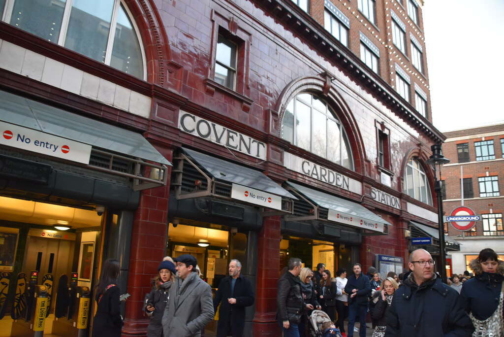 Covent Garden Station © N Chadwick cc-by-sa/2.0 :: Geograph Britain and ...