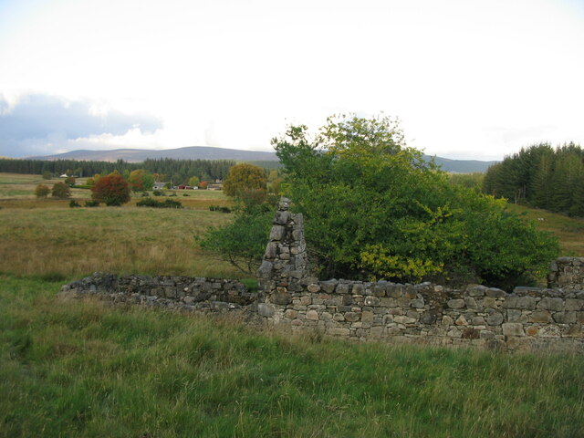 Eastermost of two ruined cottages at Ballacha