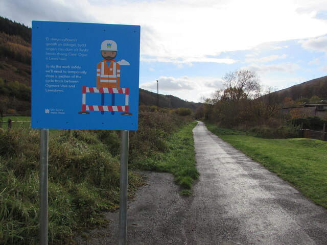 Welsh Water notice alongside a path, Ogmore Vale