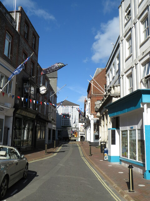 High Street, Cowes © Malc McDonald :: Geograph Britain and Ireland