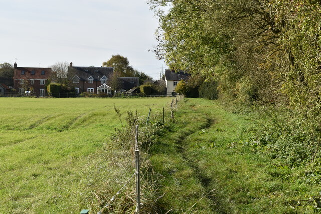 Footpath approaching Bishops Cannings