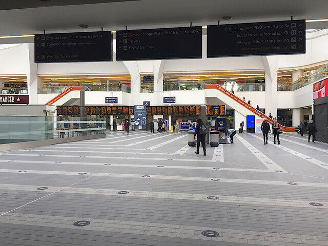 Many trains, few passengers: Birmingham New Street concourse in the pandemic