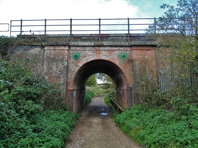 Railway bridge MAC3/191 at Morton Farm © Neil Theasby cc-by-sa/2.0 ...