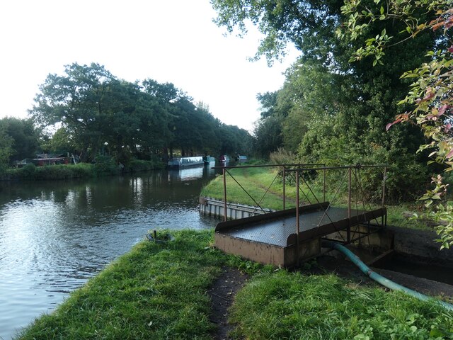 Movable bridge, Trent & Mersey canal towpath