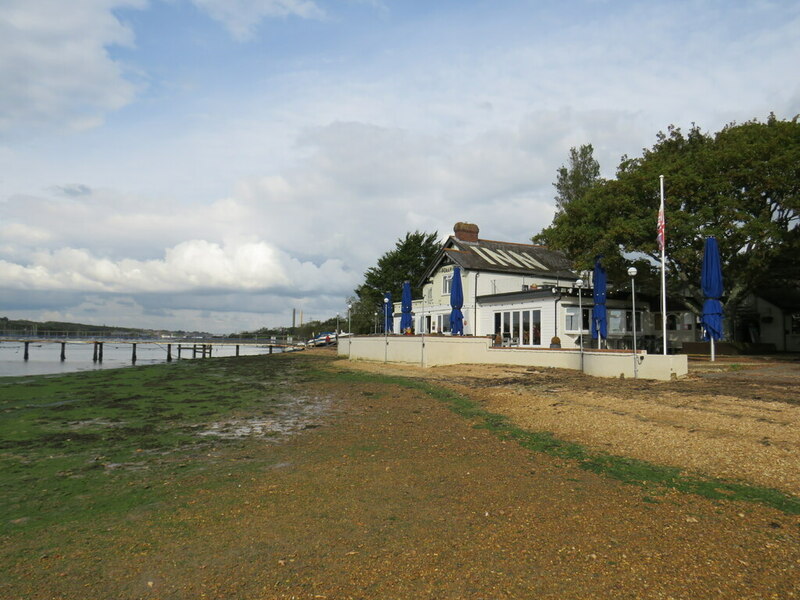 Folly Inn, near Whippingham © Malc McDonald cc-by-sa/2.0 :: Geograph ...