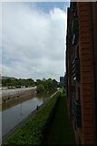 SJ4166 : Canal from the ramp to Waitrose by DS Pugh