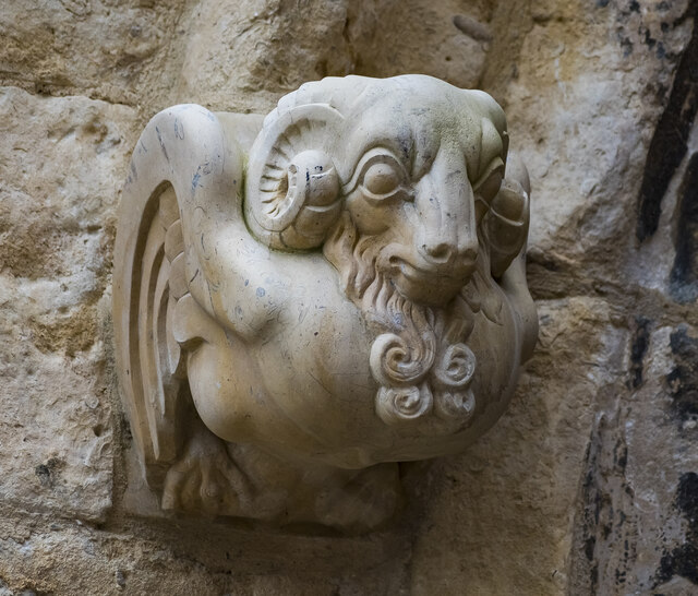 Modern Carving, Exchequergate, Lincoln
