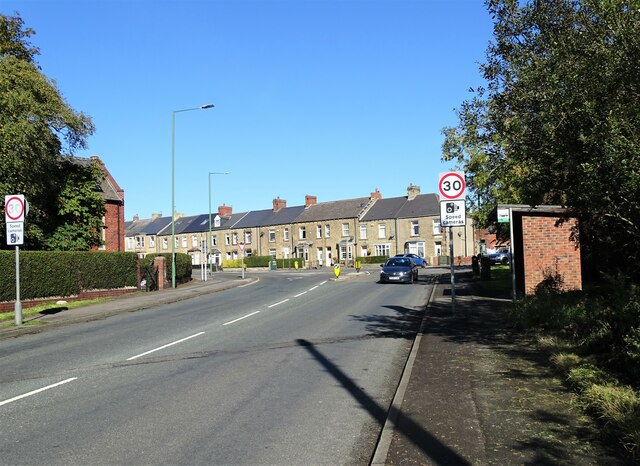 Approaching the crossroads at the Morrison Road Ends