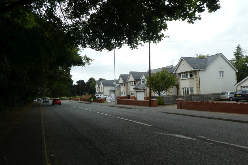 Along Connahs Quay Road © Ds Pugh Cc By Sa20 Geograph Britain And Ireland 