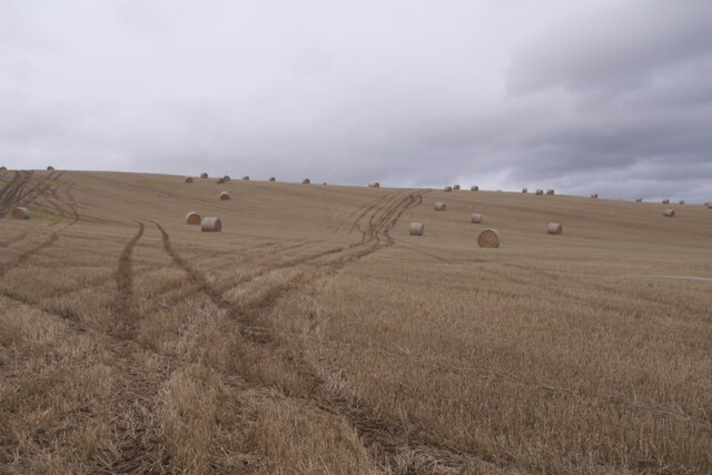 Stubble and round bales, Drum
