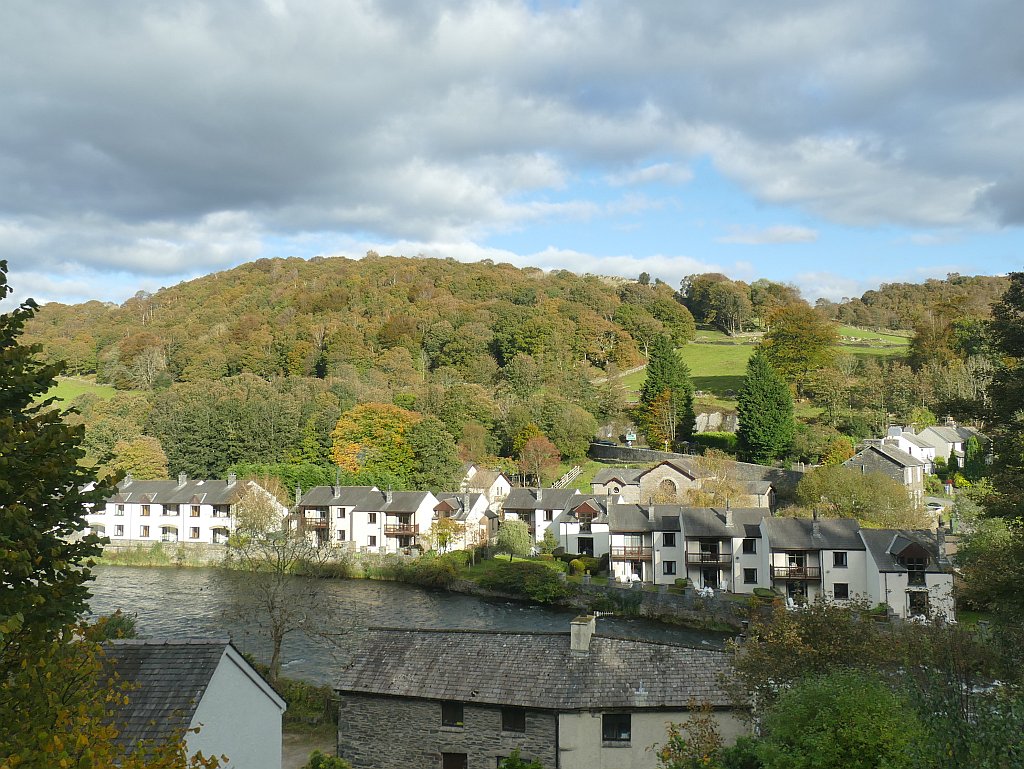 The river Leven at Backbarrow © Stephen Craven cc-by-sa/2.0 :: Geograph Britain and Ireland