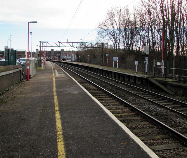 Runcorn Railway Station, Halton - area information, map, walks and more