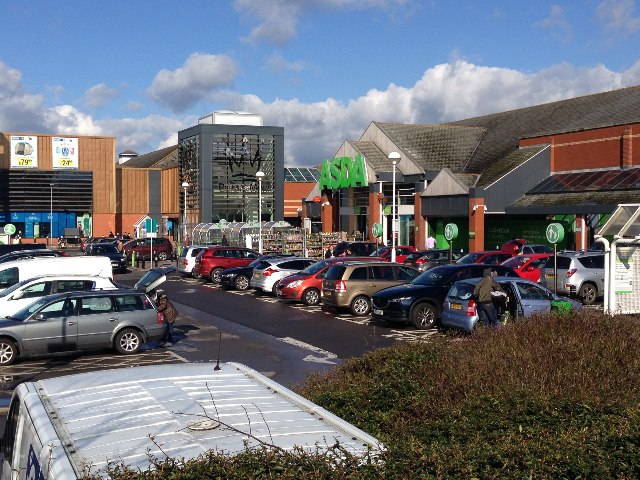 Asda - Farnborough © Mr Ignavy cc-by-sa/2.0 :: Geograph Britain and Ireland