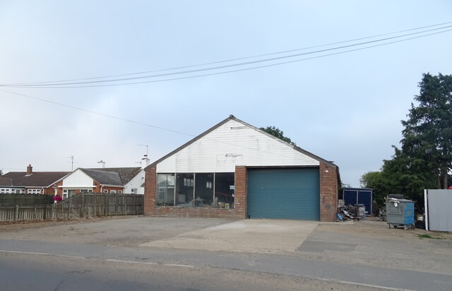 Garage on Seas End Road (B1357) © JThomas cc-by-sa/2.0 :: Geograph ...