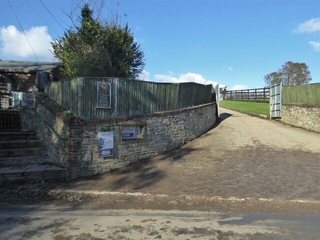 The entrance to Kilhallon Farm