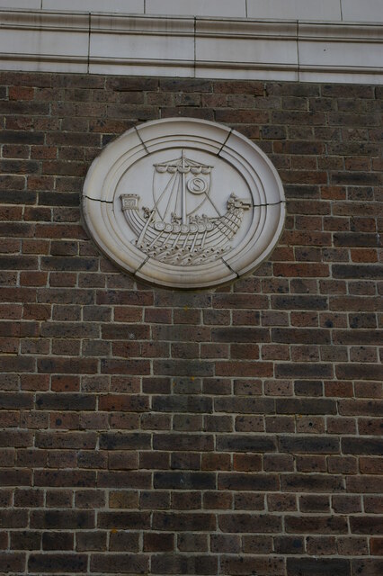Margate railway station frontage: sculpted roundel