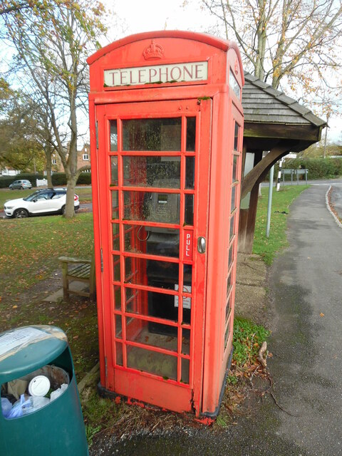 Red K6 Telephone Box in Chenies