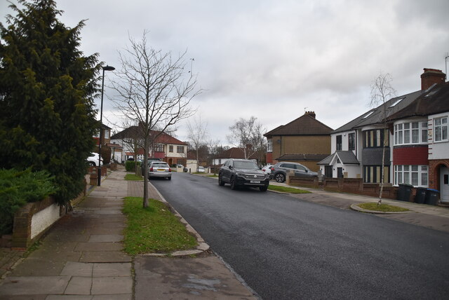 Oakwood Avenue © N Chadwick :: Geograph Britain And Ireland