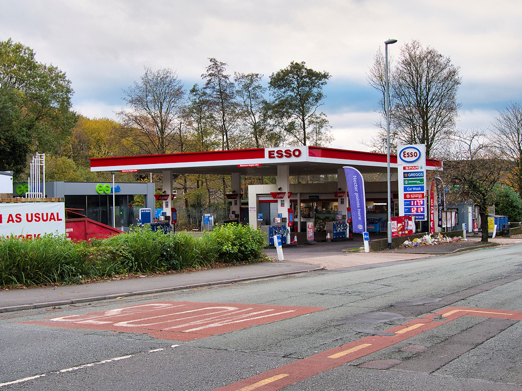 esso-euro-garage-greencroft-david-dixon-cc-by-sa-2-0-geograph