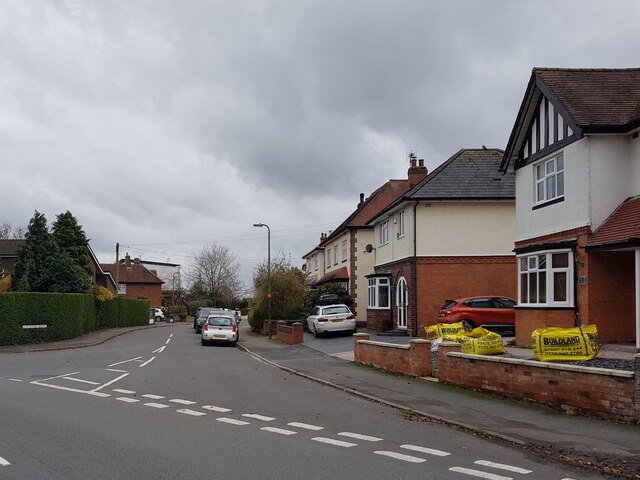 King George Avenue at junction with... © Jeff Gogarty cc-by-sa/2.0 ...