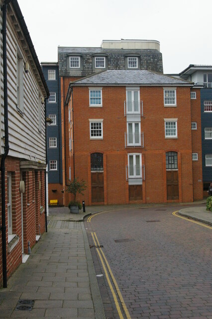 Canterbury: new housing on Barton Mill Road